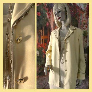 St. John Suit Soft Yellow Sz 8 Jacket Gold Beaded Trim Gold Signed Buttons